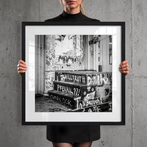 Mise en situation — Tirage d'art noir et blanc Rough Street 1, New York City, PRLXY