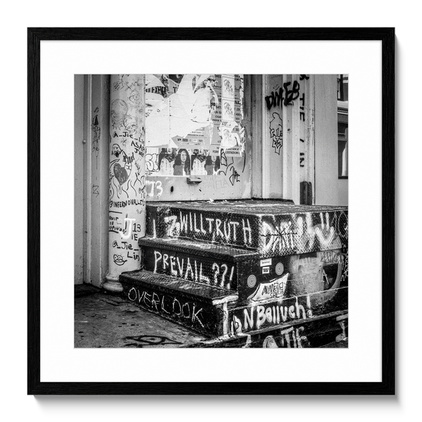 Encadrement — Tirage d'art noir et blanc Rough Street 1, New York City, PRLXY