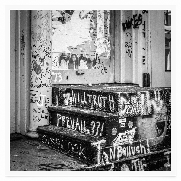 Tirage seul — Tirage d'art noir et blanc Rough Street 1, New York City, PRLXY