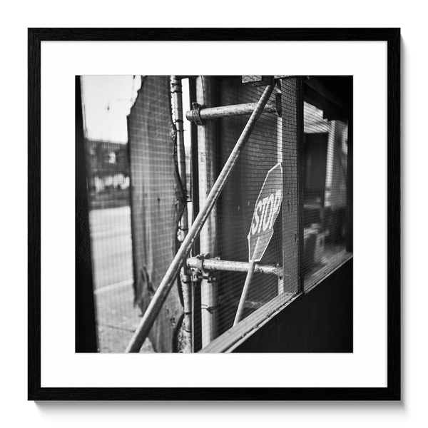 Encadrement — Tirage d'art noir et blanc Rough Street 10, New York City, PRLXY