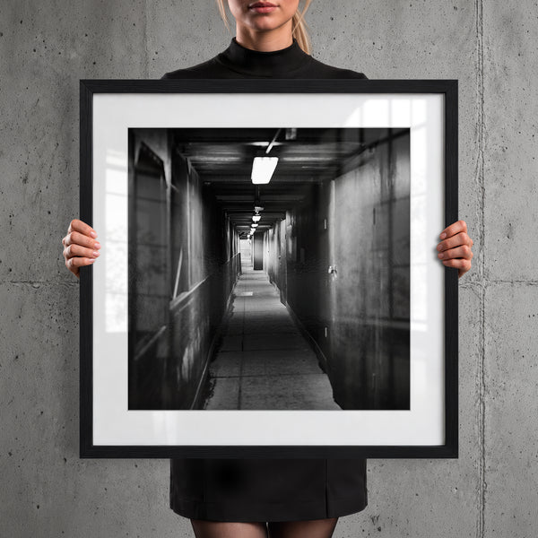 Mise en situation — Tirage d'art noir et blanc Rough Street 11, New York City, PRLXY