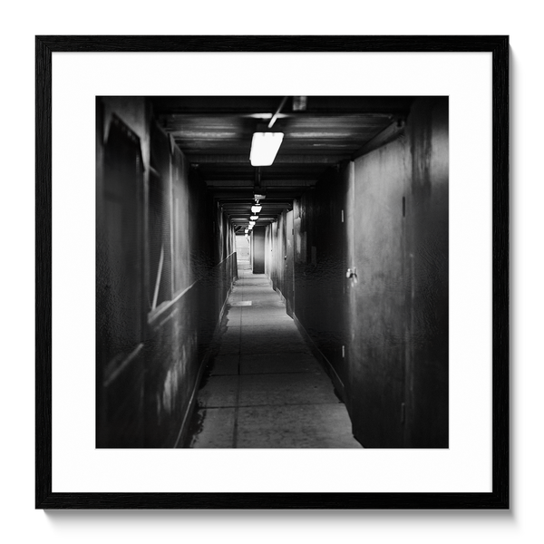 Encadrement — Tirage d'art noir et blanc Rough Street 11, New York City, PRLXY
