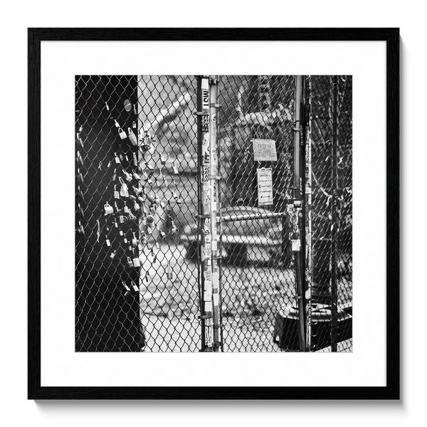 Encadrement — Tirage d'art noir et blanc Rough Street 3, New York City, PRLXY