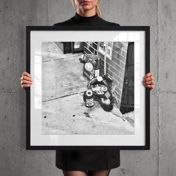 Mise en situation — Tirage d'art noir et blanc Rough Street 7, New York City, PRLXY