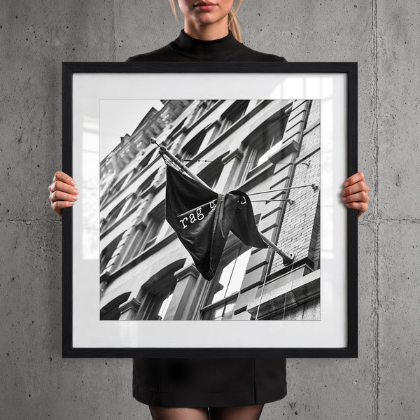 Mise en situation — Tirage d'art noir et blanc Rough Street 8, New York City, PRLXY