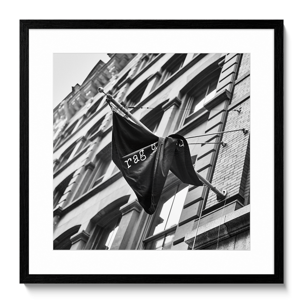 Encadrement — Tirage d'art noir et blanc Rough Street 8, New York City, PRLXY